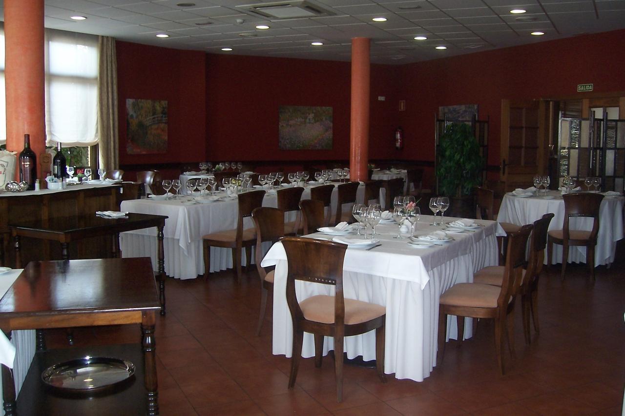 Hotel Restaurante Los Prados Loeches Eksteriør billede