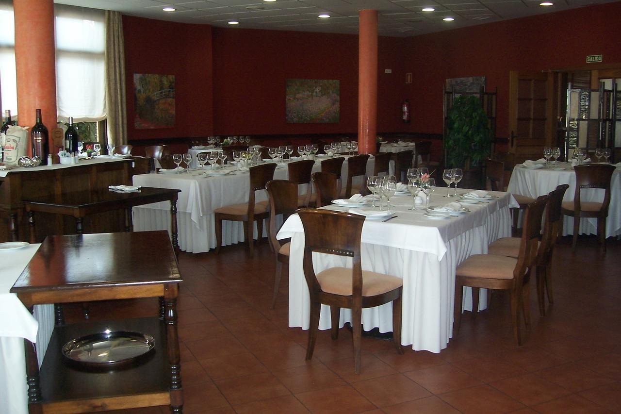 Hotel Restaurante Los Prados Loeches Eksteriør billede